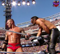 vampylove333:  Randy Orton -vs- Seth Rollins