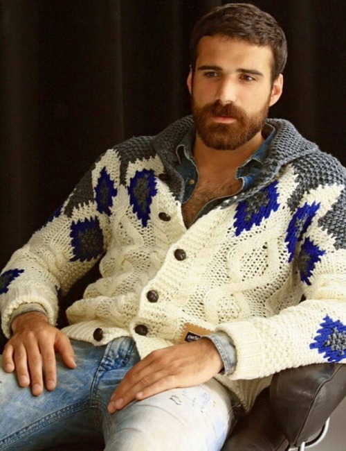 love-2-bottom:  Nice sweater