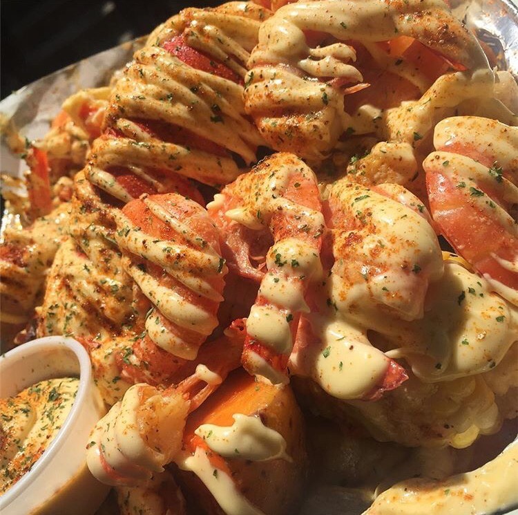 blackgirlsreverything:  black-exchange:  King Crab Atlanta  IG: kingcrabatl  ✨