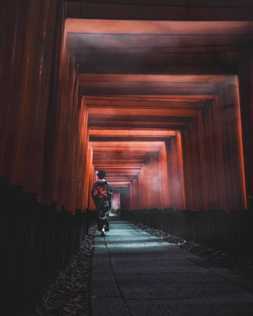 Omi aka Omi Kim aka Cram Box (Japanese, based Osaka Prefecture, Japan) - 着物のある生活 (Kimono Life), Phot