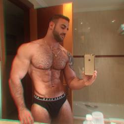 bimassageguy:  muscle bear selfie