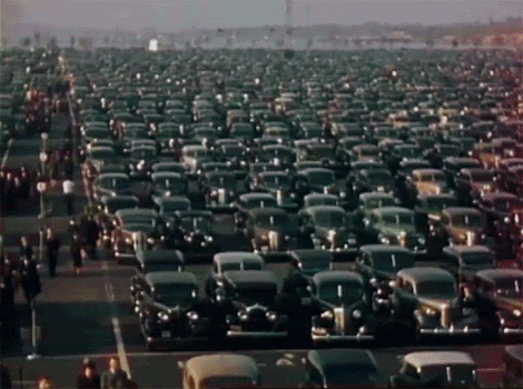 twostriptechnicolor:Parking lot at the 1940 New York World’s Fair (On closing day).Makes you wonder 