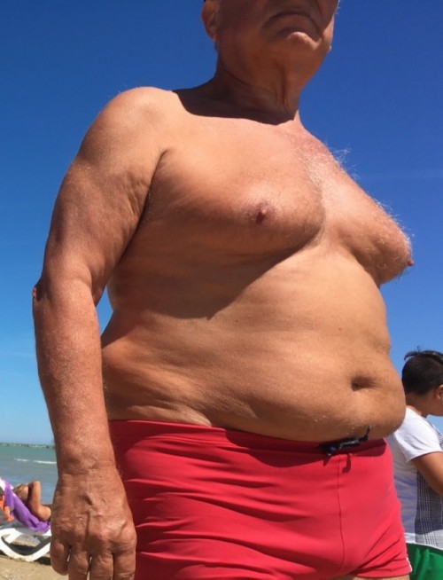 Love a nice set of boobs on sexy Dad’s & Grandpa’s!!