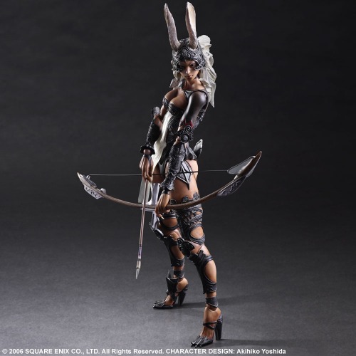   FINAL FANTASY XII FRAN FIGURINEHer beautiful dark skin contrasts with her silvery hair for a visage that sets her apart from the other protagonists of FINAL FANTASY XII. We have recreated the tall and agile stature of this warrior, and no details has