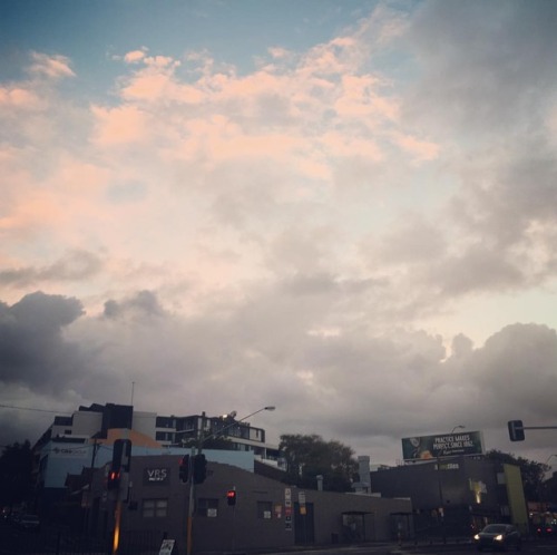 #lookUp #pinkClouds #sydneylife #Sydney (at Rozelle, New South Wales, Australia)