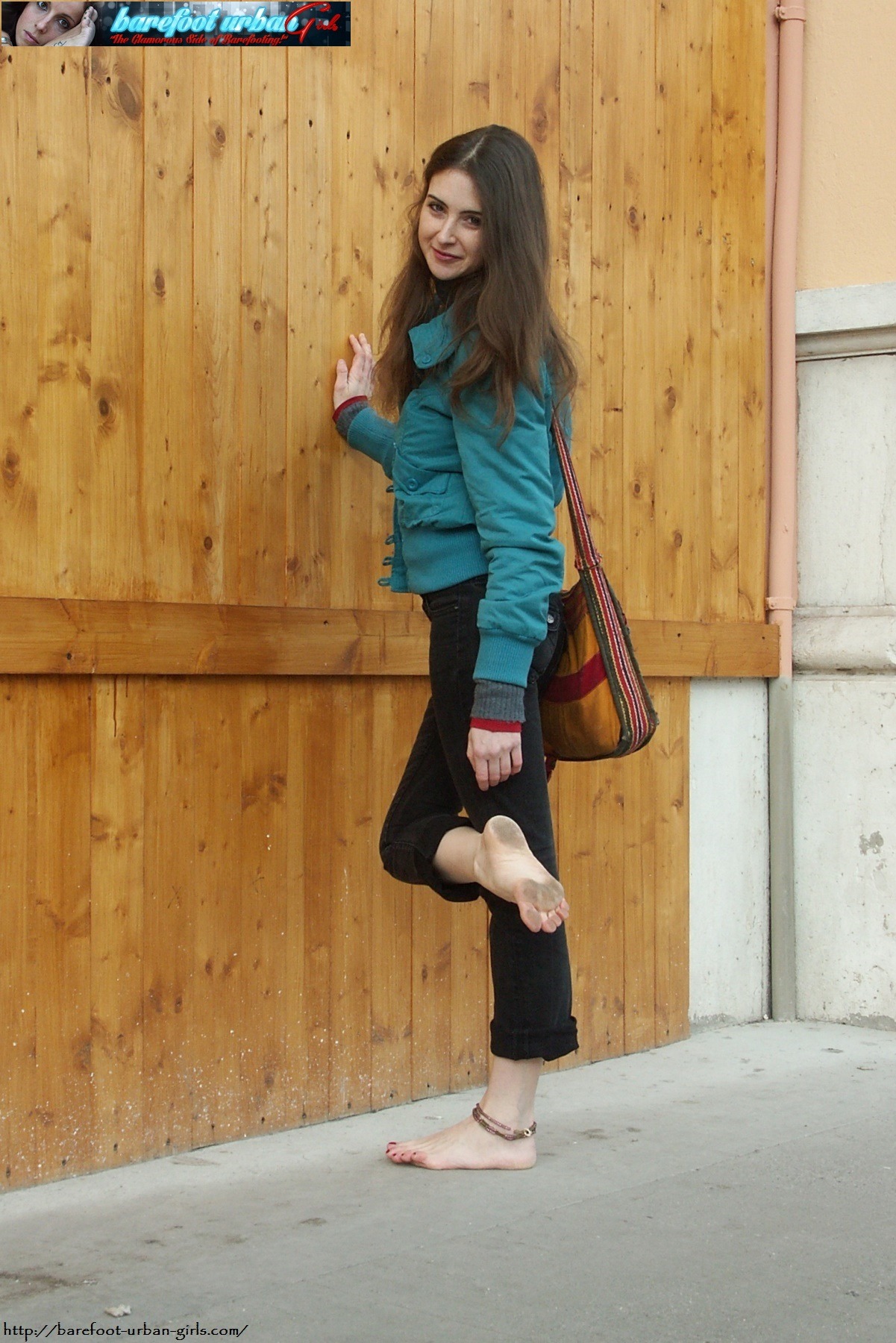 To start the celebrations for the fourth birthday of BAREFOOT URBAN GIRLS, here we