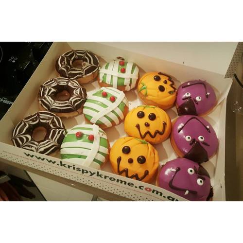 The aforementioned Donuts. #KrispyScreams #krispykreme #THEYREHALLOWEENEYIHADTOBUYTHEM