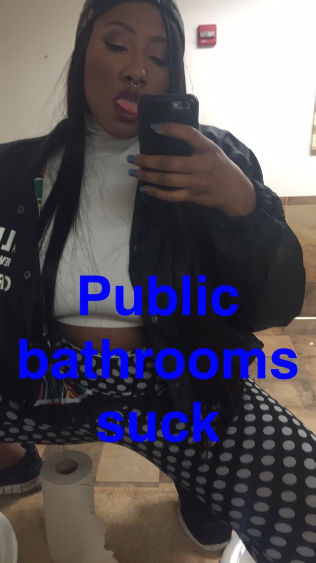 whitegirlsaintshit:  Defiling public spaces with my carefree black ho antics.