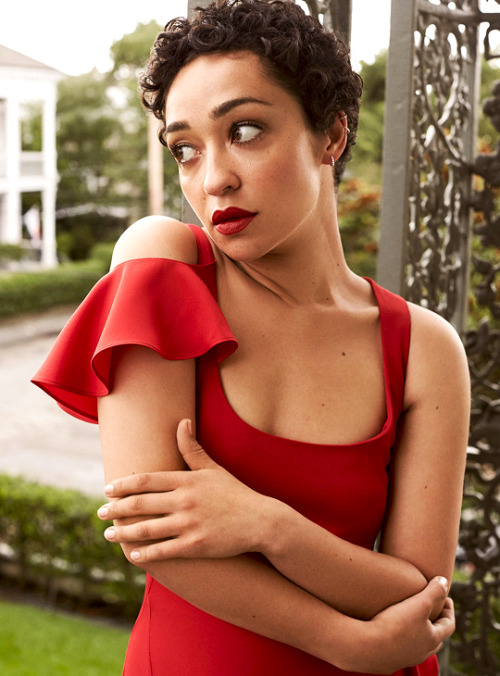 bibliolicious: margotsrobbie: Ruth Negga photographed by Victor Demarchelier for Town &amp; Country 