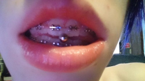 thatboredteenager: I got a tongue piercing for my 18th birthday!