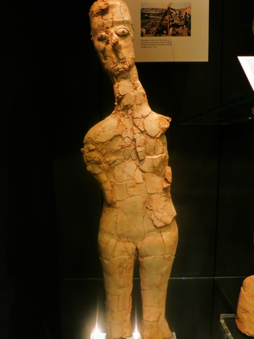 Lime plaster statues. Pre-Pottery Neolithic B, about 7200 BC From &lsquo;Ain Ghazal, Jordan. The sta