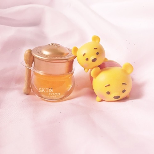 tempestpaige: pooh bears love honey