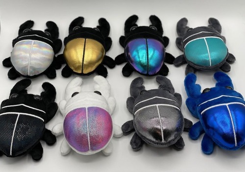 rad-roach:sosuperawesome:Plush BeetlesFrisk Wolfie Customs on Etsy I’ve brought a crab and isopod f