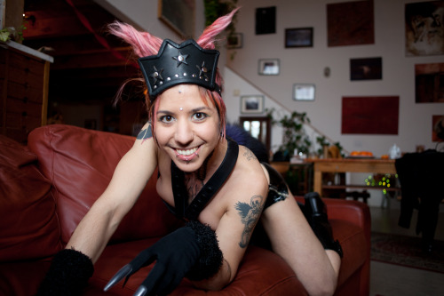 jacqueslefemme:  These are pretty fun ,meow. Cats are not-so-secretly Dominants ;) Lost Boys Velvet Rope shoot, photo credit by the Velvet Edge. Leather Crown  made by me! 