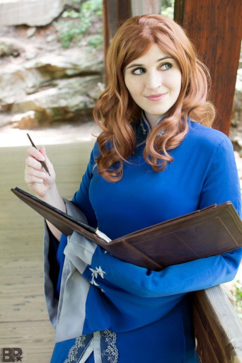 This is my Shallan costume from Brandon Sanderson’s Stormlight Archive series. It was fun designing 