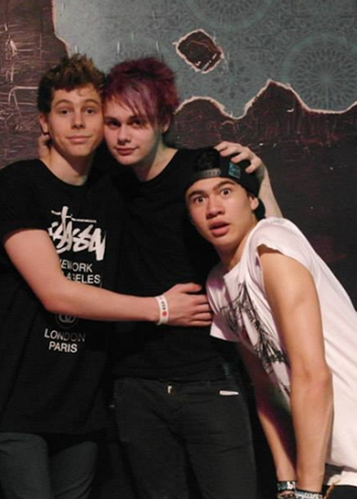 5sos Bgs Explore Tumblr Posts And Blogs Tumgir
