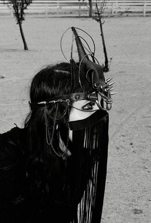 misanthropicmessiah:  Chelsea Wolfe in Noir Sisters of the Black Moon Dress, Aves