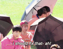 exoturnback:  baekhyun, the umbrella, the struggle 