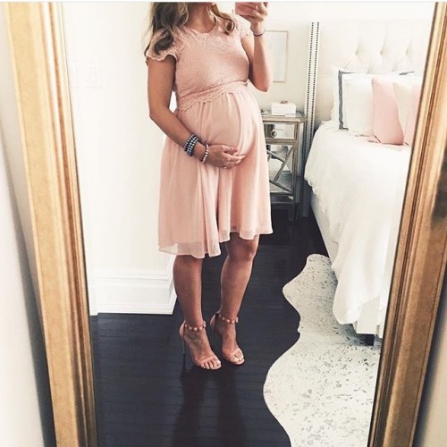 maternityfashionlooks: Mama @designsbyceres enjoying her last few days with her gorgeous bump #mothe