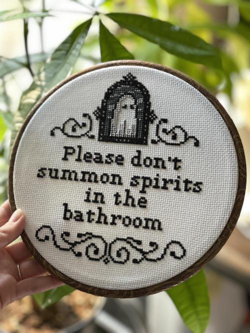 crossstitchworld:Stay out of my mirror, Bloody Mary ‍♀️ by yarndrasil