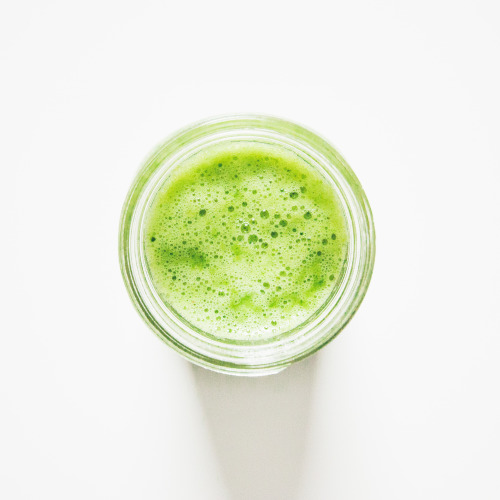 frenchcuisse:Green Juice. (Banana, cucumber, kiwi, lemon, apple, parsley, spinach, pineapple)