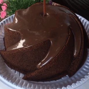glitteringstardust:Chocolate Pouring
