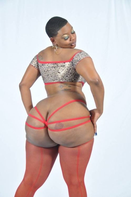 bbw-club:  pussypsyco79:  TICK   nightramblings:pussypsyco79:TICK 