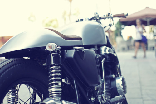 ae-zindagi:  ElGato Honda CB750 Cafe Racer