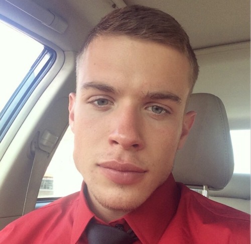 satanshoe:  somebody did some some black magic to make him look this good because nope