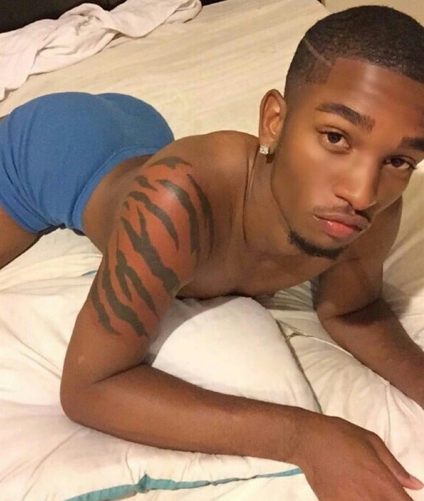 baddieju:  Mmm 😋