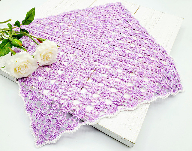 <p><a href="https://ericacrochets.tumblr.com/post/620575050364502016/square-lace-doily-by-handmadebyraine-free-crochet" class="tumblr_blog">ericacrochets</a>:</p>

<blockquote><p><b>Square Lace Doily by HandmadebyRaine</b></p><p><a href="https://handmadebyraine.com/how-to-crochet-square-lace-doily/">Free Crochet Pattern Here</a></p></blockquote>