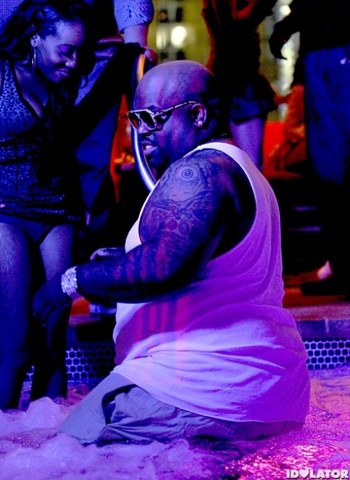 freakiebehr: thicknfamous: Cee Lo Green Babes!
