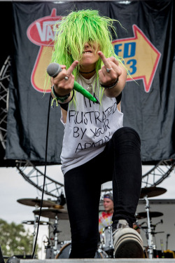 hesnevercomingback:  Tonight Alive by Vans Warped Tour on Flickr. 