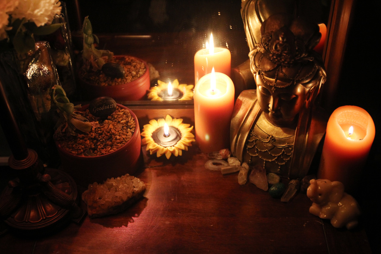 dayzea:  my room right now, is one of the most peaceful, creatively stimulating,