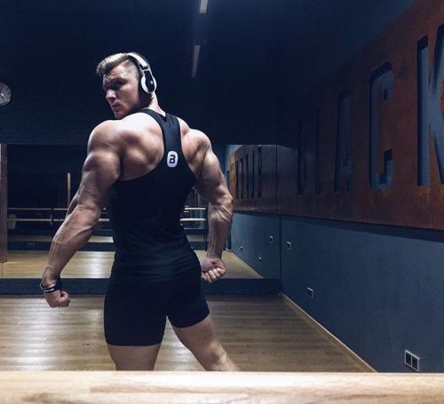 whitepapermuscle:Nikita Moskvin