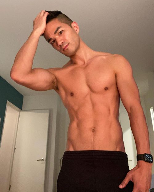 thehottestmenaround: Briwww.instagram.com/brinycbri/