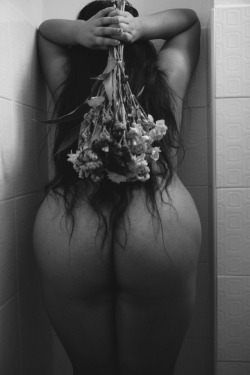 just-awild-thing: Flowers | I hope you feel… Self portrait17-01-18 