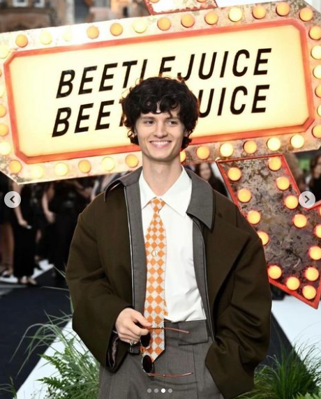 I NEED FANFICS OF HIM.
