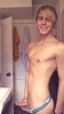 frenchtwinkchris:  #twink 