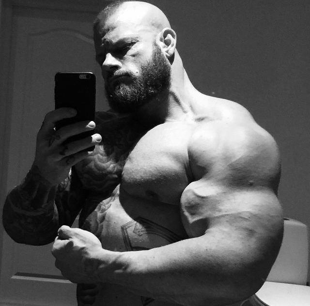 biglugg2k:  Søren Falby - That bicep looks incredible.