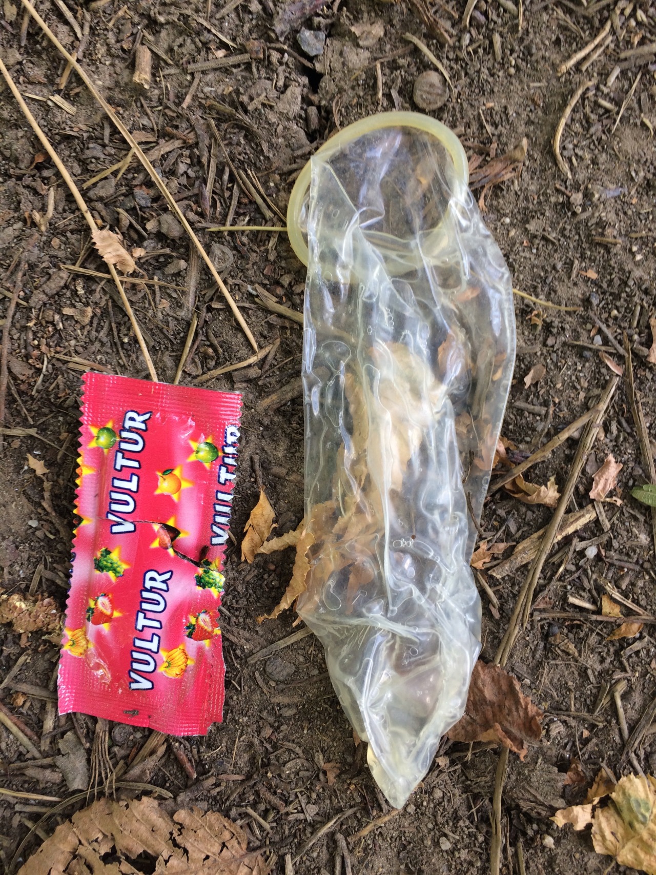 usedcondomss:  Romanian condom FTW!