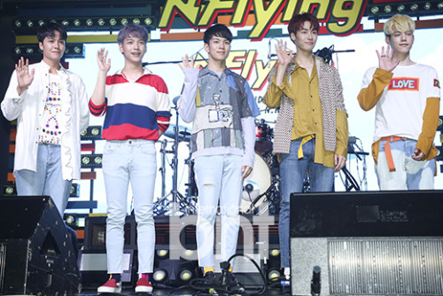  170802 THE REAL: N.Flying comeback showcase (1) cr: bnt news