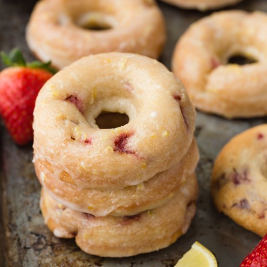 justyummyrecipes:  Strawberry Donuts with Lemon Glaze http://ift.tt/2FDvZzR