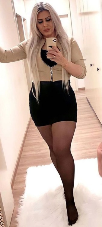 cadence47:nylon-lusting:I like a Thicc Girl