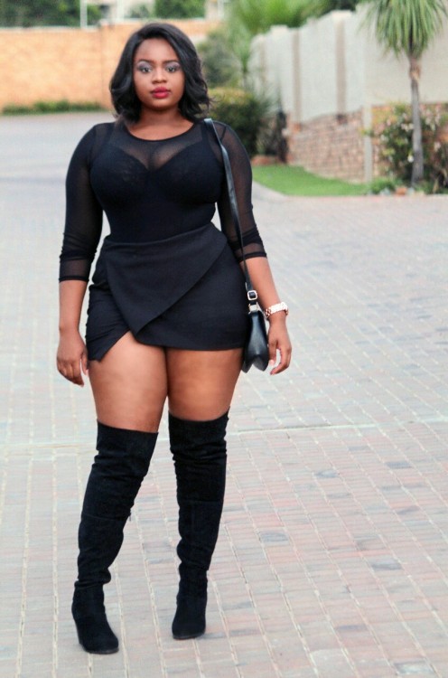 dynastylnoire:  leephottoshots:  Thickleeyonce _ South Africa  ;;raises hand:: where did you get that skirt and what do you do about chub rub? because this is such a look  