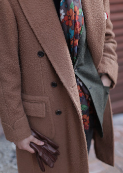 yourstyle-men:  mypantalones:  Deadly details on that coat.   Style For Menwww.yourstyle-men.tumblr.com VKONTAKTE -//- FACEBOOK