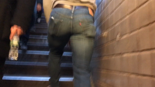 chunkcakes: Subway Stairs pictures
