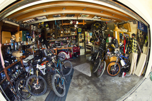 chirosangaku:Hans Rey: Bike Vault - Pinkbike