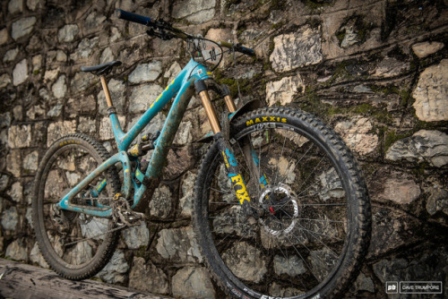 aces5050: (via Winning Bike Check: Richie Rude’s Yeti SB5.5 - EWS Olargues, France 2018 - Pinkbike)