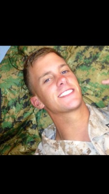countryfrat:  militaryboysunleashed:  21 year old marine from Jacksonville, nc   Cocks and camo  He is so cute. Nice cock.
